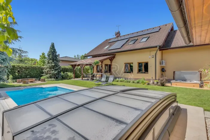 Prodej rodinného domu, Šestajovice, 255 m2