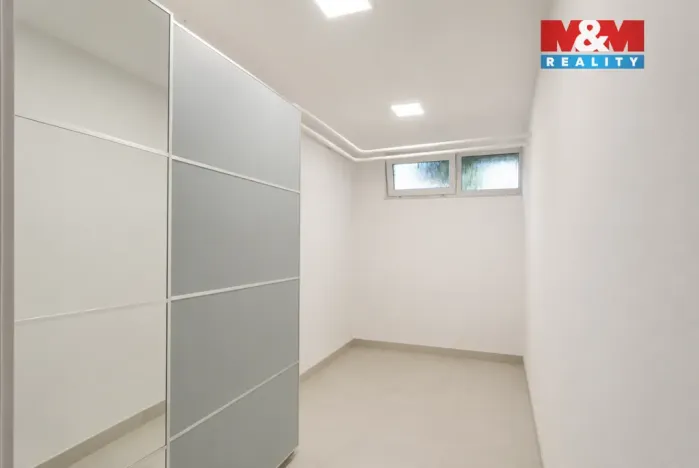Prodej bytu 2+1, Praha - Kyje, Manželů Dostálových, 44 m2