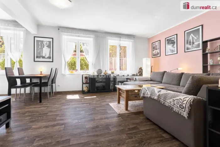 Prodej bytu 4+1, Karlovy Vary, Sládkova, 94 m2