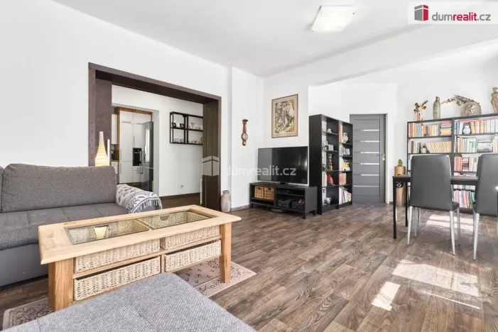 Prodej bytu 4+1, Karlovy Vary, Sládkova, 94 m2