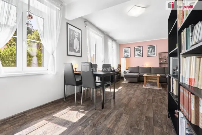 Prodej bytu 4+1, Karlovy Vary, Sládkova, 94 m2