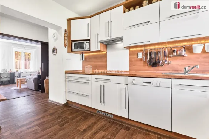 Prodej bytu 4+1, Karlovy Vary, Sládkova, 94 m2