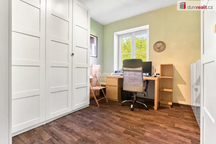 Prodej bytu 4+1, Karlovy Vary, Sládkova, 94 m2