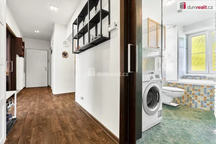Prodej bytu 4+1, Karlovy Vary, Sládkova, 94 m2