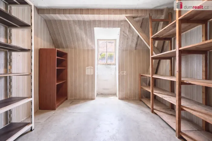 Prodej bytu 4+1, Karlovy Vary, Sládkova, 94 m2