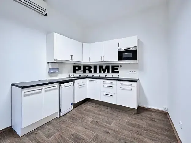 Pronájem kanceláře, Praha - Nové Město, Soukenická, 246 m2