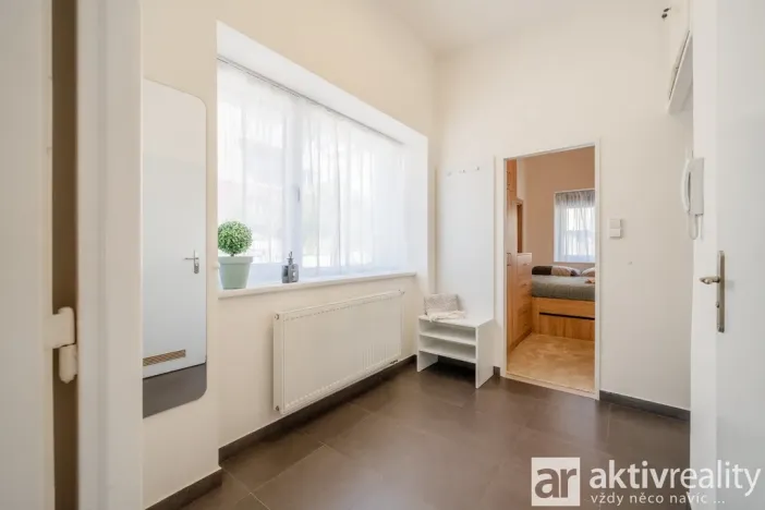 Pronájem bytu 2+kk, Praha - Libeň, Nad Rokoskou, 38 m2