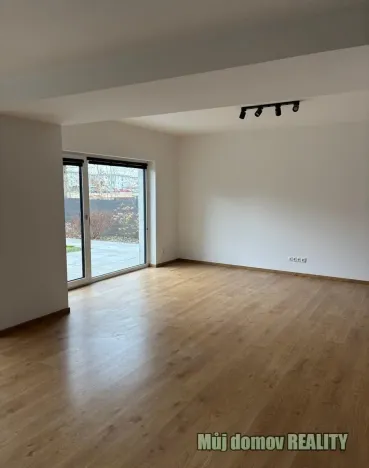 Pronájem rodinného domu, Praha - Klánovice, Smidarská, 120 m2