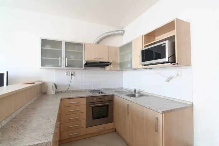 Pronájem bytu 1+kk, Praha - Záběhlice, Mikanova, 28 m2