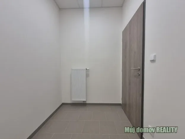 Pronájem skladu, Praha - Hostivař, 550 m2