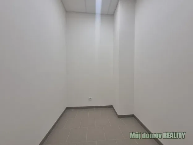 Pronájem skladu, Praha - Hostivař, 550 m2