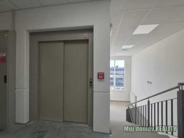Pronájem skladu, Praha - Hostivař, 550 m2