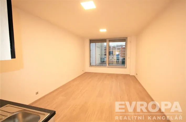 Pronájem bytu 1+kk, Praha - Libeň, Kurta Konráda, 34 m2