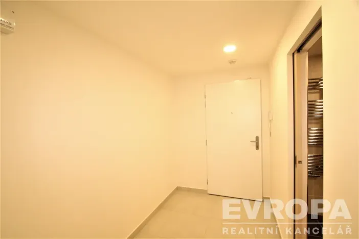 Pronájem bytu 1+kk, Praha - Libeň, Kurta Konráda, 34 m2