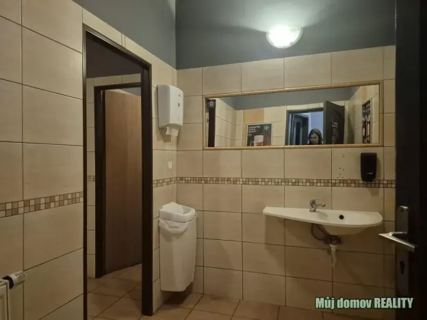 Pronájem obchodního prostoru, Praha - Letňany, Třinecká, 124 m2