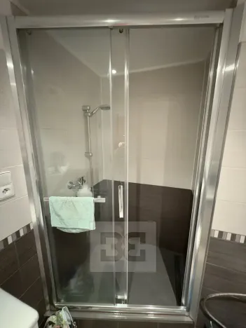 Pronájem bytu 1+kk, Praha - Troja, Svídnická, 27 m2