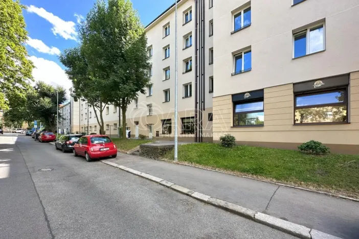 Pronájem bytu 2+1, Praha - Strašnice, Průběžná, 55 m2