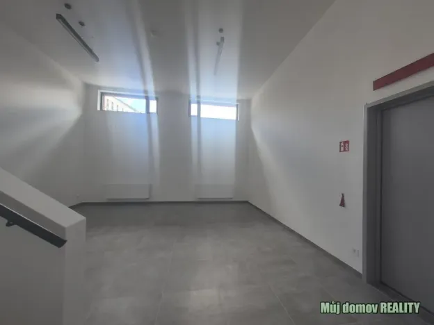Pronájem obchodního prostoru, Praha - Žižkov, Hartigova, 88 m2