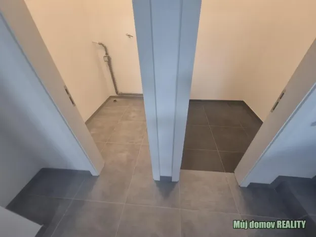 Pronájem obchodního prostoru, Praha - Žižkov, Hartigova, 88 m2