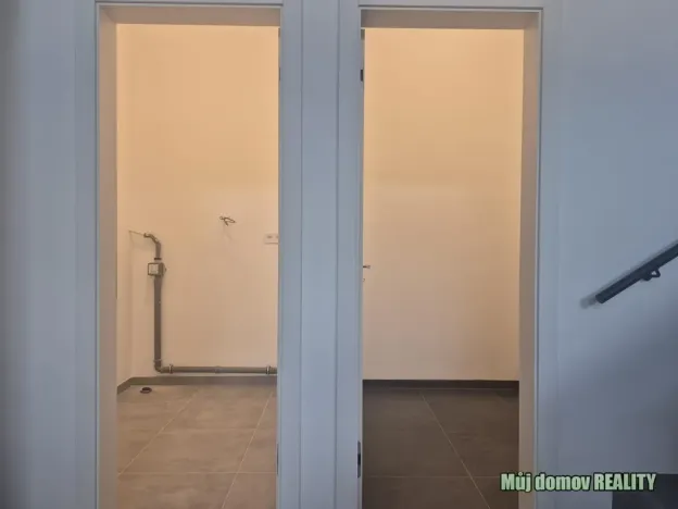 Pronájem obchodního prostoru, Praha - Žižkov, Hartigova, 88 m2