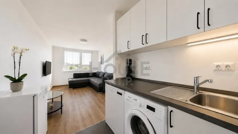 Prodej bytu 2+kk, Praha, K rovinám, 46 m2