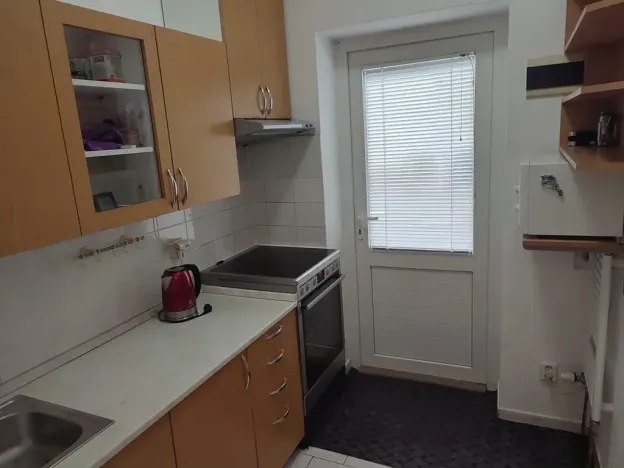 Pronájem bytu 1+1, Brno, Mojmírovo náměstí, 18 m2
