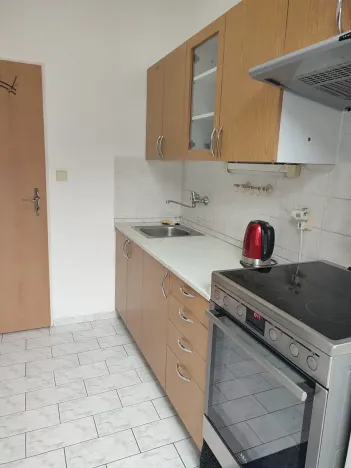 Pronájem bytu 1+1, Brno, Mojmírovo náměstí, 18 m2