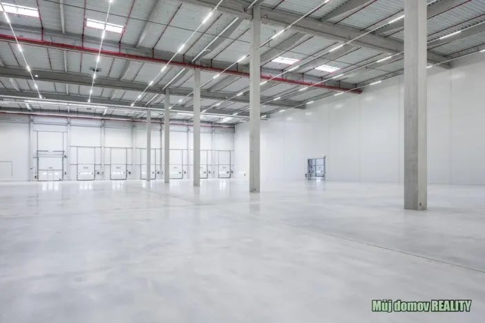 Pronájem výrobních prostor, Praha - Hostivař, K pérovně, 10200 m2