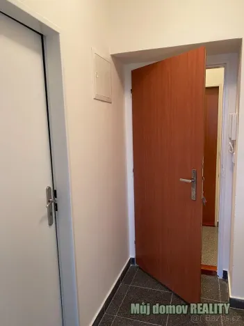 Pronájem bytu 1+kk, Praha - Vysočany, Freyova, 22 m2