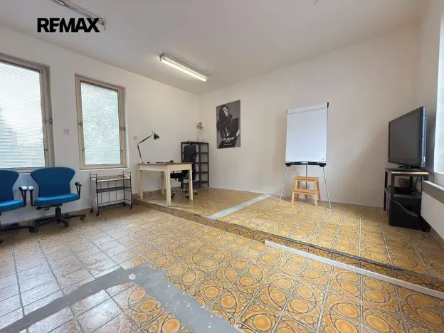 Pronájem obchodního prostoru, Horní Bříza, Sídlištní, 145 m2