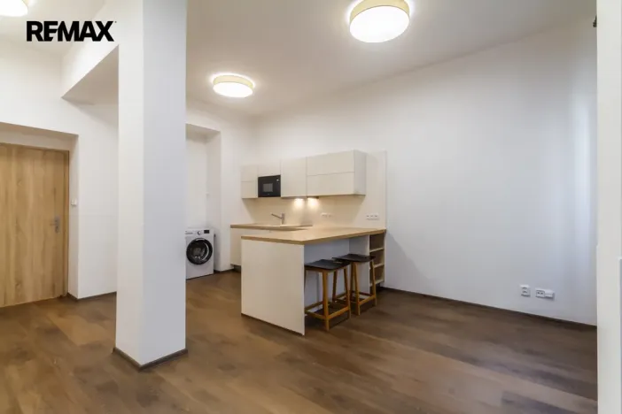 Pronájem bytu 1+kk, Praha - Žižkov, Cimburkova, 30 m2