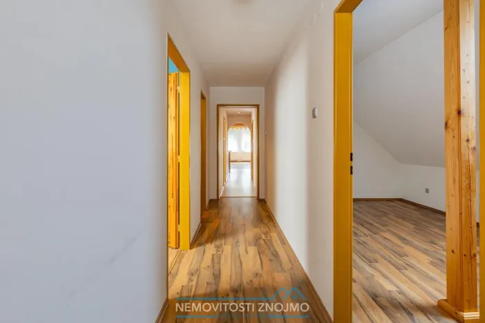 Prodej vícegeneračního domu, Jevišovice, 350 m2
