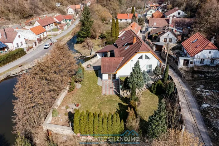 Prodej vícegeneračního domu, Jevišovice, 350 m2