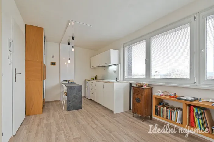 Pronájem bytu 1+kk, Brno - Žebětín, Hostislavova, 22 m2