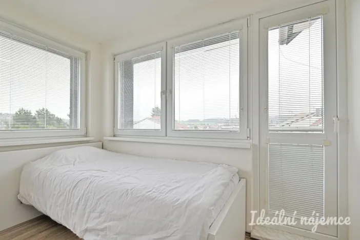 Pronájem bytu 1+kk, Brno - Žebětín, Hostislavova, 22 m2