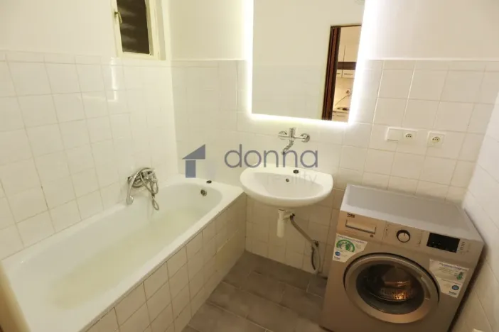 Pronájem bytu 2+kk, Praha, Podbabská, 47 m2