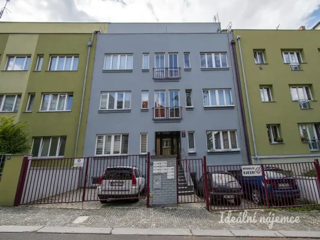 Pronájem bytu 1+kk, Praha - Střešovice, Na Hubálce, 24 m2