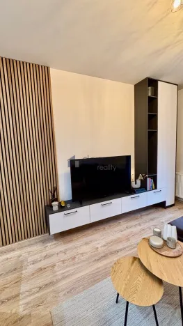 Pronájem bytu 2+kk, Praha, V Pitkovičkách, 43 m2