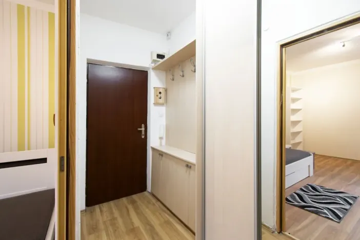 Pronájem bytu 1+kk, Praha - Letňany, Havířovská, 25 m2