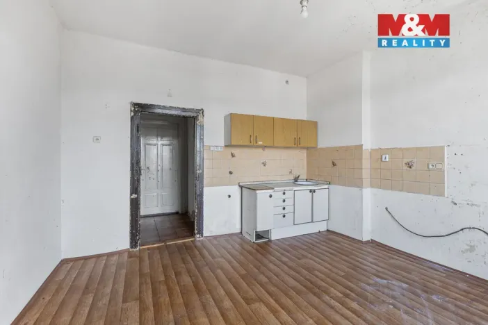 Prodej obchodního prostoru, Louny, Husova, 744 m2