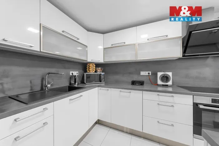 Prodej rodinného domu, Chlumec, Chlumecká, 260 m2