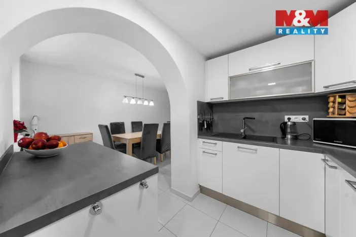 Prodej rodinného domu, Chlumec, Chlumecká, 260 m2