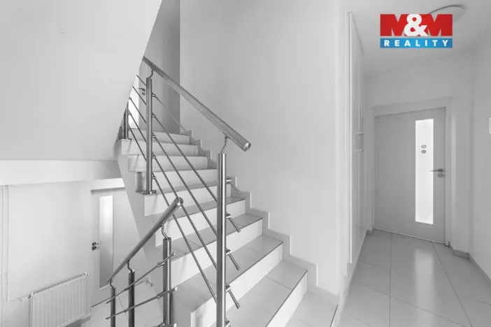 Prodej rodinného domu, Chlumec, Chlumecká, 260 m2