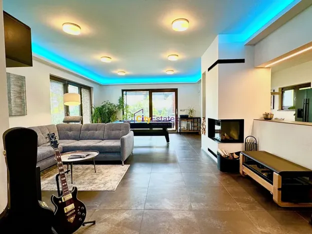 Prodej rodinného domu, Sulice, Luční, 300 m2