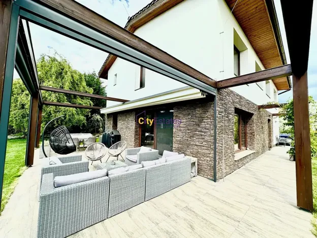 Prodej rodinného domu, Sulice, Luční, 300 m2