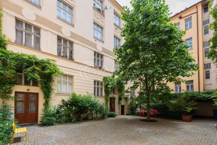 Pronájem bytu 4+1, Praha - Nové Město, Mikulandská, 84 m2