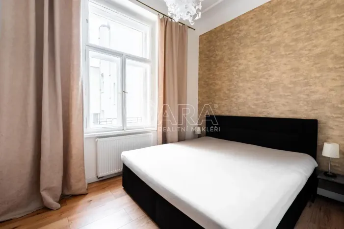 Pronájem bytu 4+1, Praha - Nové Město, Mikulandská, 84 m2