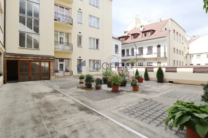 Pronájem bytu 1+kk, Praha, Konviktská, 30 m2