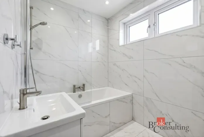 Prodej bytu 3+1, Zvoleněves, 71 m2