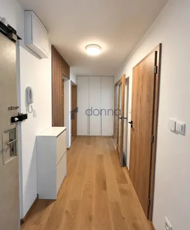 Pronájem bytu 3+kk, Praha, Vodnická, 84 m2
